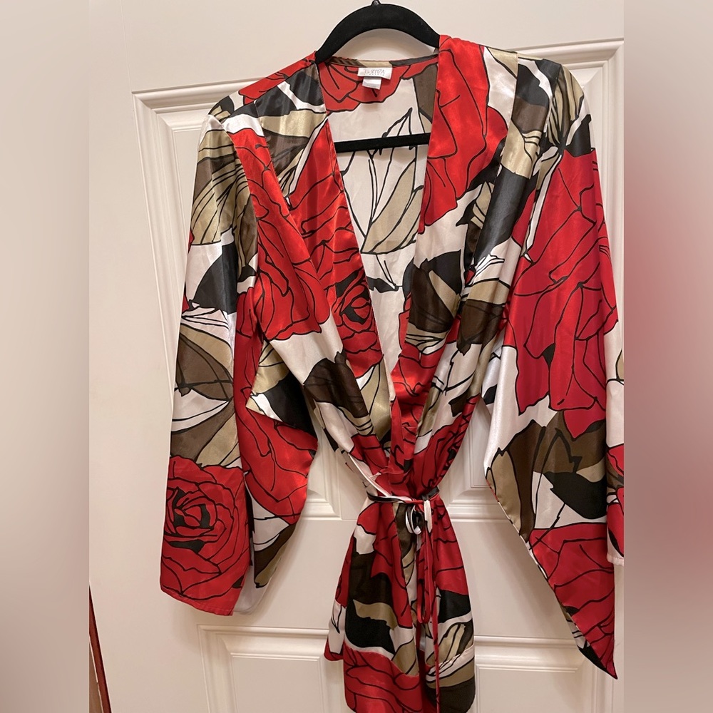 La Senza Small-Medium Kimono Style Robe with large Rose & Leaf print mini length